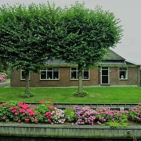 De Gouwe Plek Hoogwoud